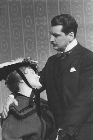 Szenenbilder aus "Der Snob", Theaterstück von Carl Sternheim. Kammerspiele (Deutsches Theater) Berlin, 09.04.1963