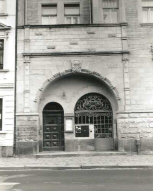 Wurzen, Bahnhofstraße 16a. Bankgebäude (um 1885). Portal