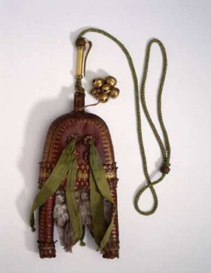 Federspiel und Bellen für die Falkenjagd / Werkzeugkabinett des Kurfürsten Johann Georg I.