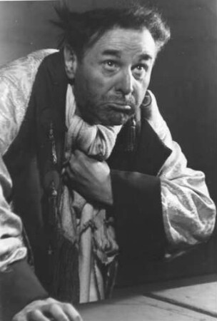Hamburg. Deutsches Schauspielhaus in St. Georg. Der Schauspieler Willy Maertens (1893 - 1967) im Theaterstück "Der Widerspenstigen Zähmung" von William Shakespeare im Jahr 1945.