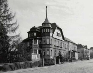 Neukirch, Villa mit Fabrikanbau : Neukirch (Kreis Bautzen), Villa mit Fabrikanbau, Manufaktur Weberei-Wäscherei, Zittauer Straße 15, 1911, Straßenansicht