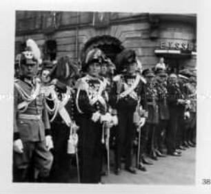 Raumbildband. Reichsparteitag der Arbeit. 100 Bilder. Beim Vorbeimarsch der Polizei. Ausländische Polizei-Delegationen.