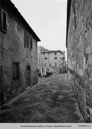 Piazza Canonica, Colle di Val d'Elsa