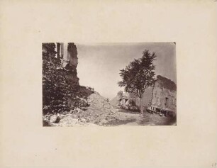 Zweiter Hof der Ruine Haselburg in Bozen in Südtirol