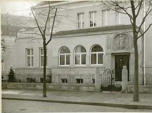 Billing, Hermann; Karlsruhe, Moltkestr. 33 / Weberstr.; Villa Hauptmann Bahls (Villa Billing) - Eingangssituation (Teilansicht)