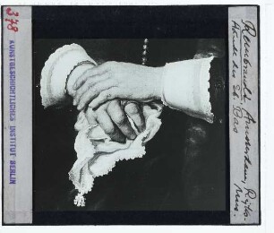 Bol, Bildnis einer älteren Dame, verm. Elisabeth Bas (Amsterdam RM SK-A-714) : Ausschnitt (Hände)