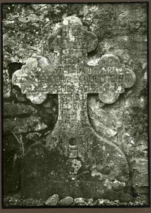 Friedhof. Grabkreuz des Schultheißen Johann Stephan Garth, +1729