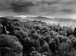 Blick von der Alhambra auf die Sierra Nevada