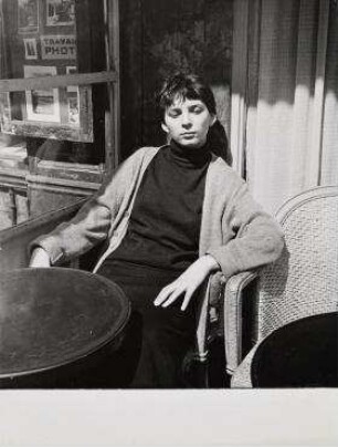 So sass Kaki in den Cafés auf dem St. Germain des Prês