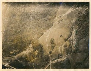 Foto des Ausbaus einer Artillerie-Batterie (Luftbild)