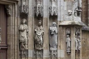 Südportal mit reichem Figurenprogramm — Rechtes Gewände