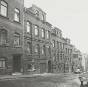 Reichenbach, Wohnhäuser : Reichenbach. Wohnhäuser. Wiesenstraße 50/55. Um 1900. Straßenansicht
