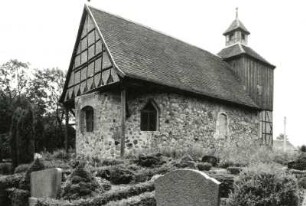 Karbow-Vietlübbe. Dorfkirche. Ansicht von Nordosten
