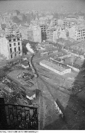 Dresden-Altstadt, Kreuzkirche. Wiederaufbau (1946-1955; F. Steudtner). Verschiedene Ansichten, Blicke vom Turm, Panorama nach Elbseite, 1950