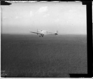 Flugzeug: W 33 im Flug