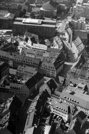 Freiburg: Salzstraße mit Bertoldsbrunnen, von Osten