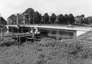 Bau der Klappbrücke Heiligenstedten über die Stör