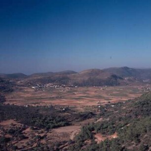 Samos. Bauern-Kampos unterm Kloster Zoodóchu Pigís. E70