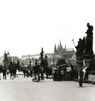 Prag. Karlsbrücke. Blick zum Hradschin