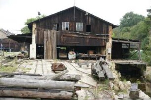 Schinkemühle (Sägemühle). Ansicht mit Feldbahn-Gleisanlage und Mühlengraben : Gohrisch-Cunnersdorf. Schinkemühle (Sägemühle). Ansicht mit Feldbahn-Gleisanlage und Mühlengraben