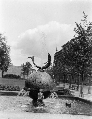 Fischtorbrunnen : Mainz, Fischtorplatz. Fischtorbrunnen (Rudolf Schreiner, 1930/1931)