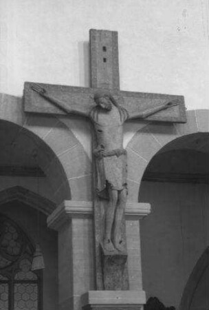 Aschaffenburg: Stiftskirche, innen, Kruzifix