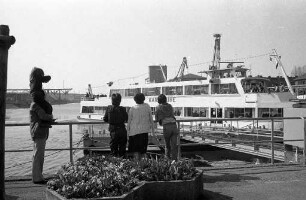 Fahrgastschiff Karlsruhe. Eröffnung der Fahrgastsaison