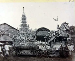 Festwagen mit Schirm (Hti) einer Pagode.