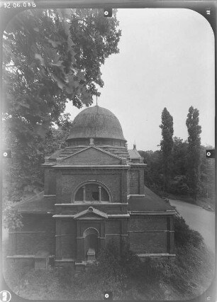 Halle (Saale). Südfriedhof. Friedhofskapelle (1887). Seitenansicht