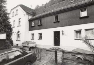 Wohnhaus mit Wohnhausanbau (ehem. Bahnhof?)