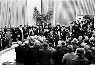 Freiburg: Auditorium Maximum, Feier der Rektoratsübergabe, Einzug des Lehrkörpers