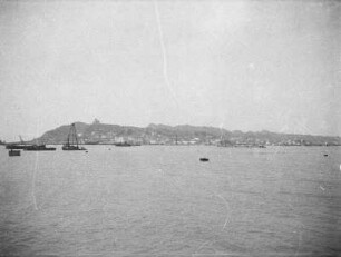 Hafen von Durres : Blick Meer aus auf den Hafen von Durres