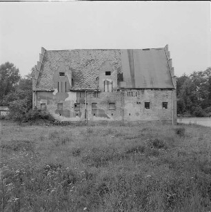 Klein Loitz. Stallgebäude : Felixsee-Klein Loitz, Dorfstraße. Stallgebäude (um 1900), Feldseite