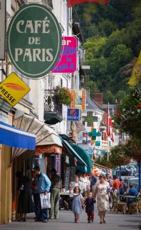 Frankreich. Haute Normandie. Eure. Pont Audemer. Rue de la Republique