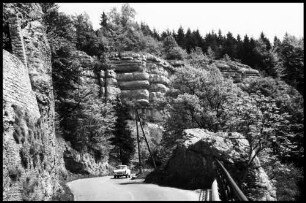 Sainte-Hippolyte: Juraformation an der N 437 bei Sainte-Hippolyte