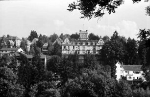 Baden-Baden: Bergschloss, von gegenüberliegender Talseite