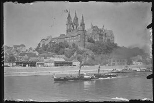 Meißen. Albrechtsburg u. Dom - Elbe mit Schlepper