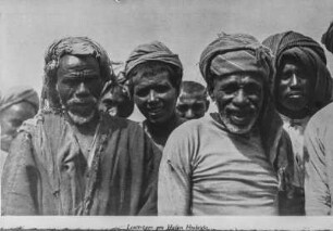 Gruppenportrait : Gruppenportrait mehrerer Männer