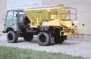 Streuaufsatz D 035 auf LKW W 50 LA/Z