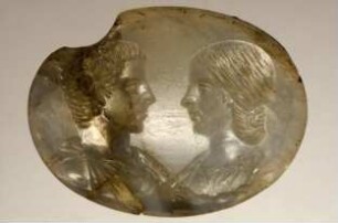 Römische Gemme: Porträtbüsten eines Mannes und einer Frau, einander gegenübergestellt