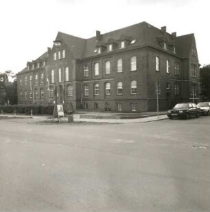 Calau, Joachim-Gottschalk-Strasse 36. Kreissparkasse und Kreisverwaltung (1901/1903; Dieffenbach)