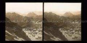 Blick über das Platt zum Hochwanner und Hohe Munde, Zugspitze