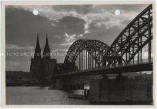Köln, Hohe Domkirche St. Petrus und Hohenzollernbrücke