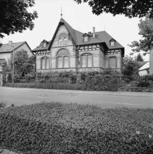 Oestrich-Winkel, Rheingaustraße 26, Rheingaustraße (B 42a)