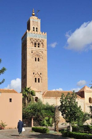 Minarett in Marrakesch : Blick auf das 77 m hohe Minarett der Koutoubiya Moschee in Marrakesch, aufgenommen am 02.11.2008. Foto: Uwe Gerig