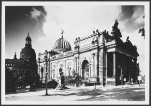 Kunstakademie, Lipsius-Bau : Dresden-Altstadt. Ausstellungsgebäude des Sächsischen Kunstvereins (1887-1894; K. Lipsius). Eingangsseite (von der Brühlschen Terrasse), links die Frauenkirche