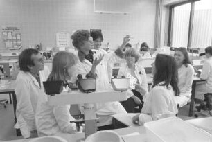 Städtisches Klinikum Karlsruhe. "Tag der offenen Tür" bei der MTL- und MTR-Schule Karlsruhe in der neuen II. Medizin