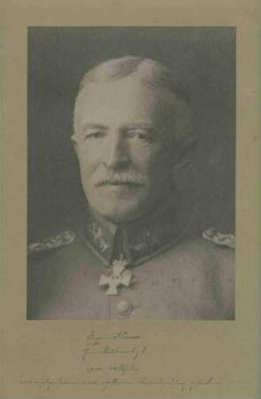 Eugen von Dorrer, Generalleutnant z. D. (zur Disposition), Kommandeur der 44. Res. Division von 1914-1916 in Uniform mit Orden, Brustbild in Halbprofil