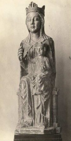 Madonna : Madonna. Holz, geschnitzt (um 1100). ehemals Meißen: Sammlung O. Horn