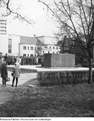 Lenindenkmal-Ehrung; Stadtmotive Szolnok